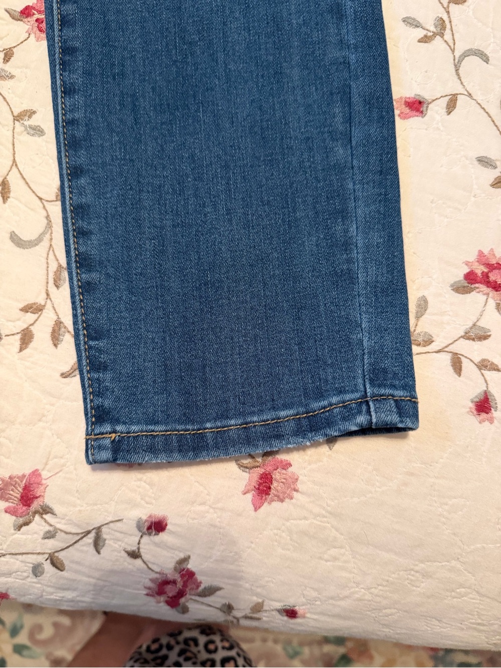 Judy Blue Brand Dark Blue Women's Slim Straight Jeans - Picture 4 of 4
